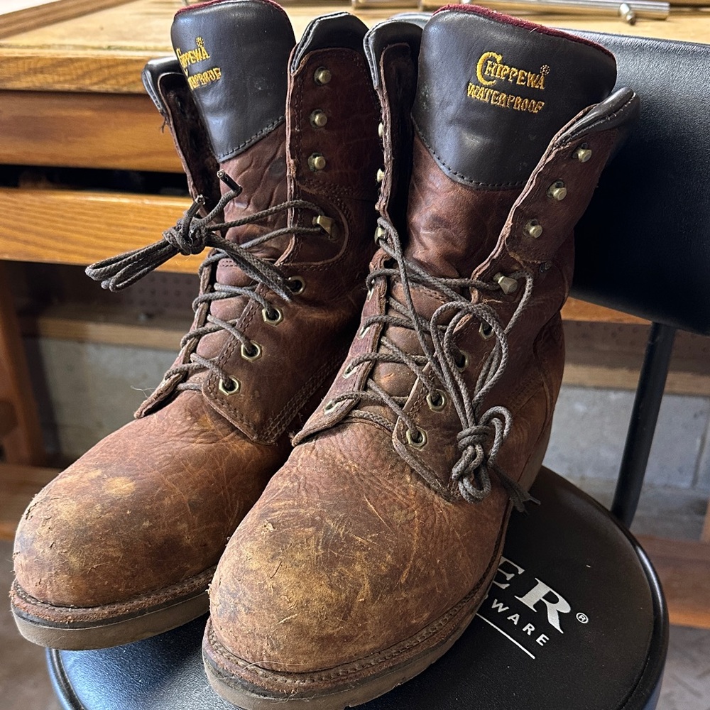 Chippewa Men's Distressed Brown Leather Boots